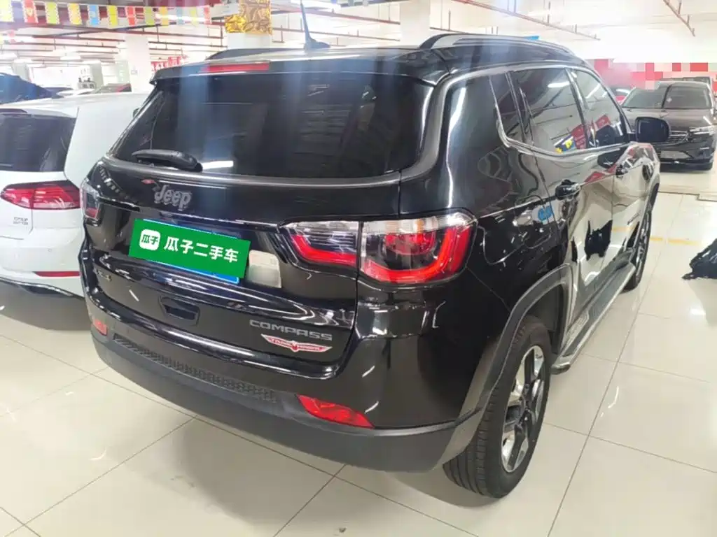 Jeep Compass — фото 7