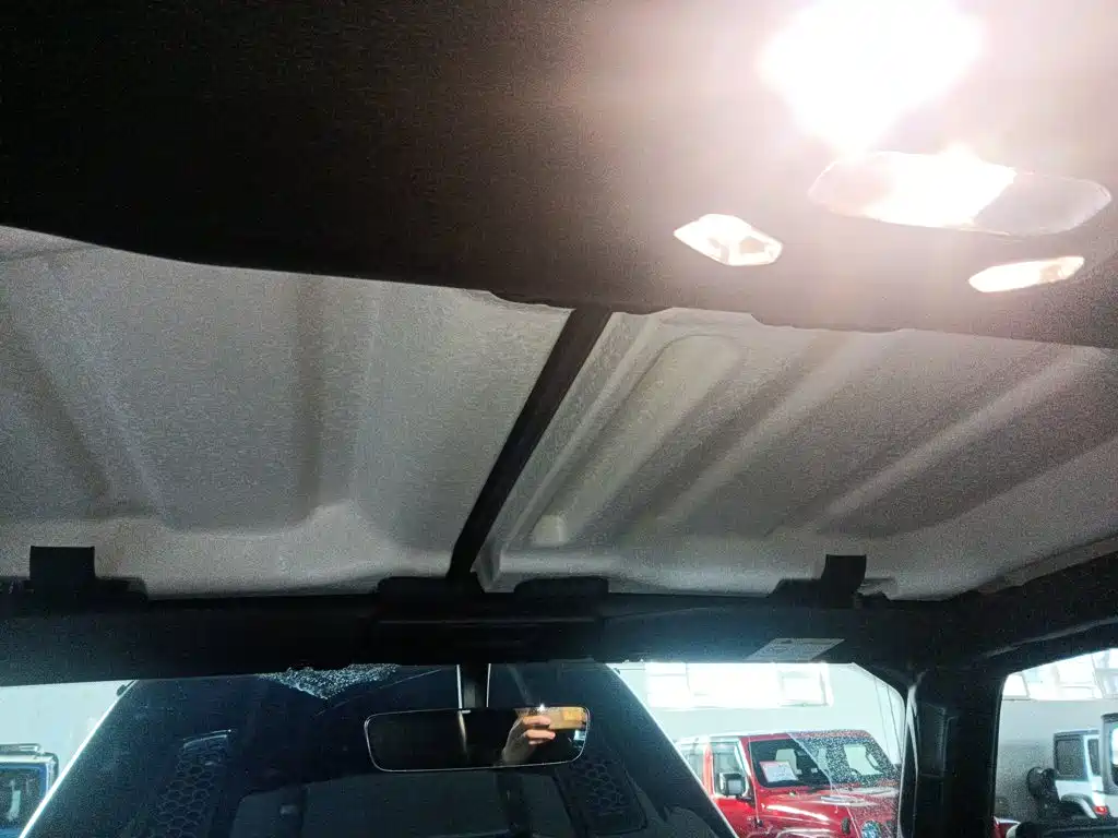 Jeep Wrangler — фото 15