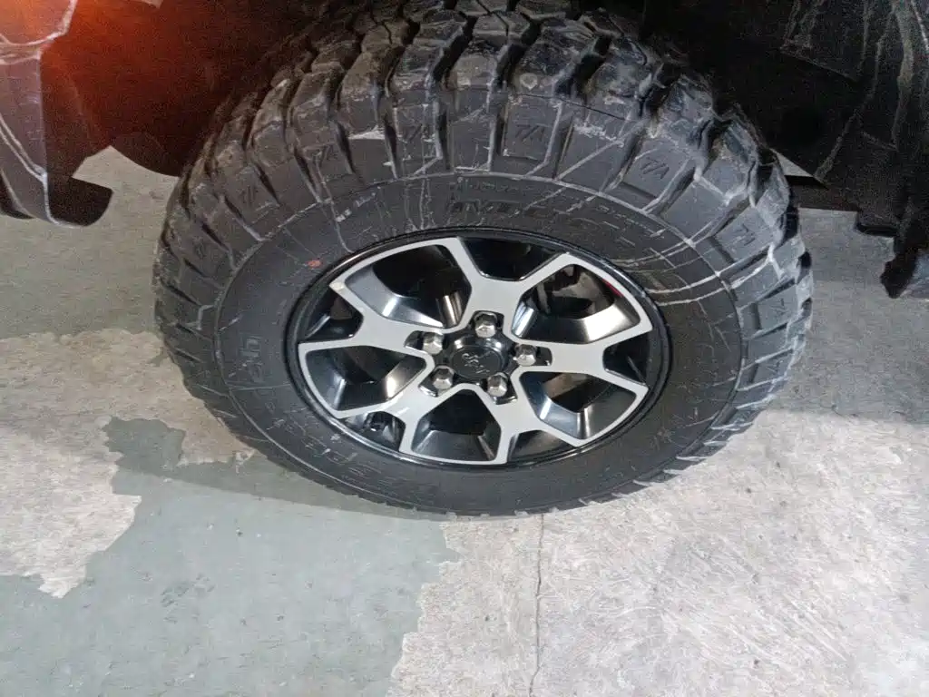 Jeep Wrangler — фото 25