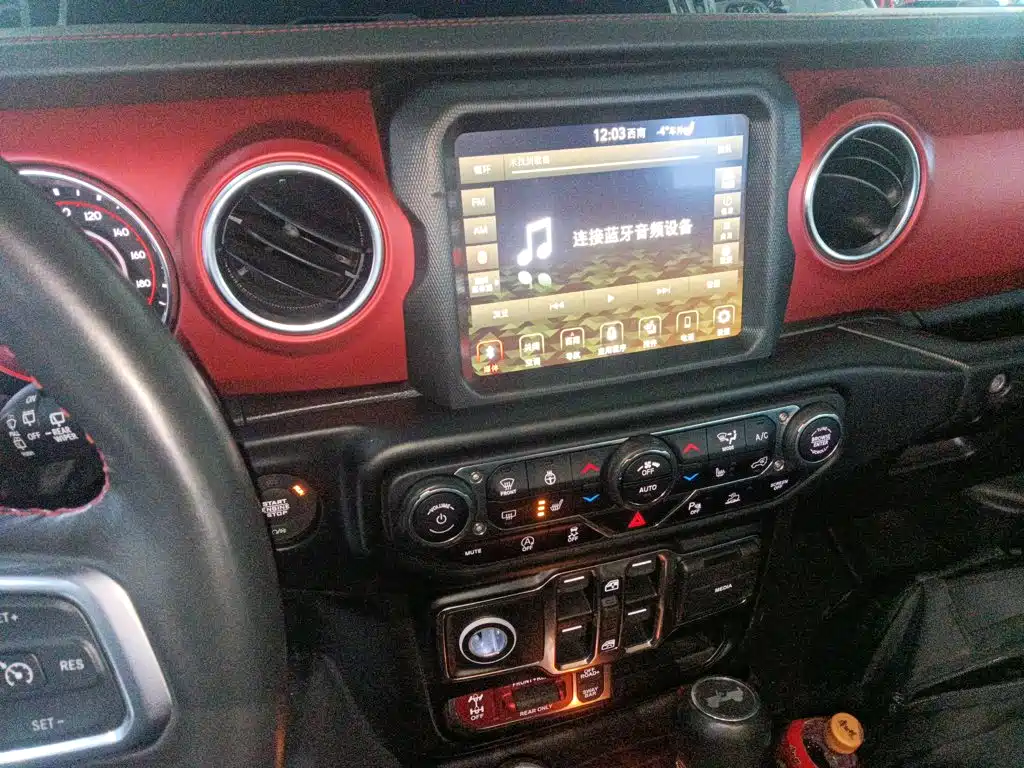 Jeep Wrangler — фото 10