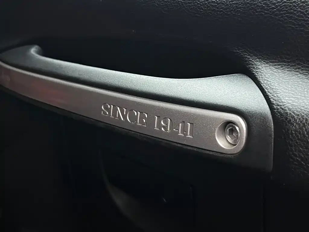 Jeep Wrangler — фото 17