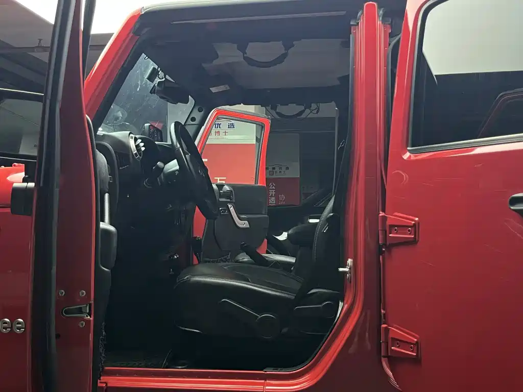 Jeep Wrangler — фото 22