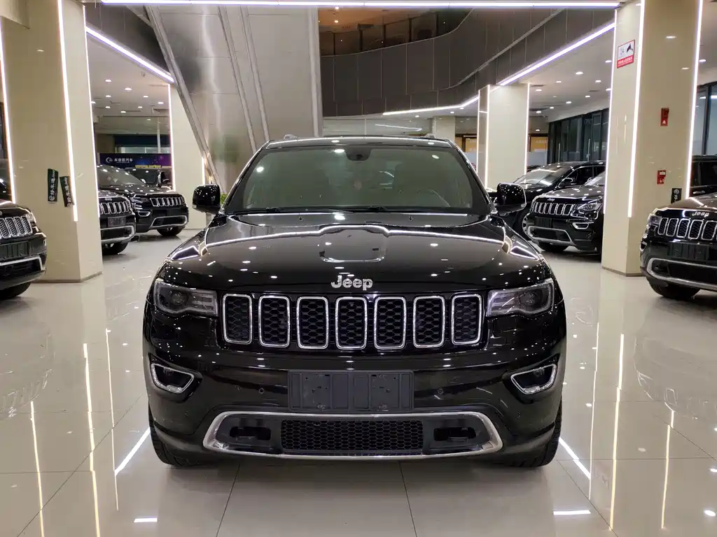 Jeep Grand Cherokee (Import) — фото 2