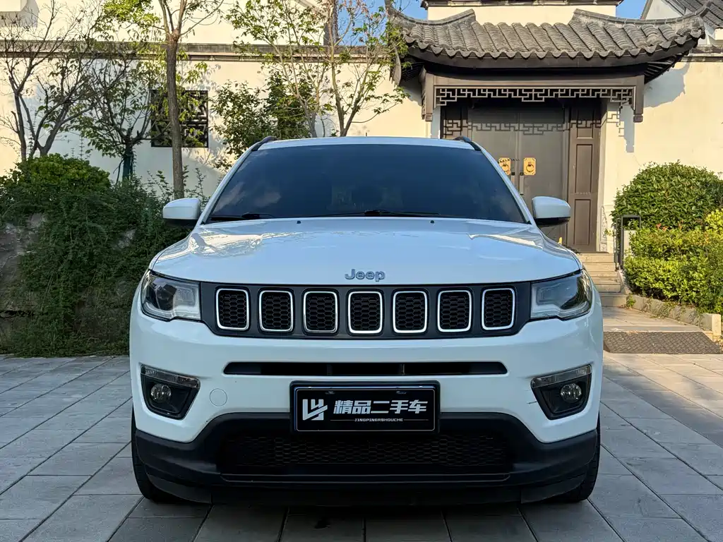 Jeep Compass — фото 2