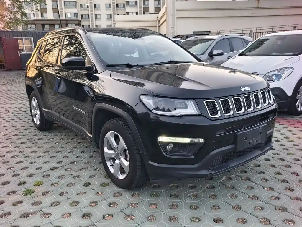 Jeep Compass — фото 3
