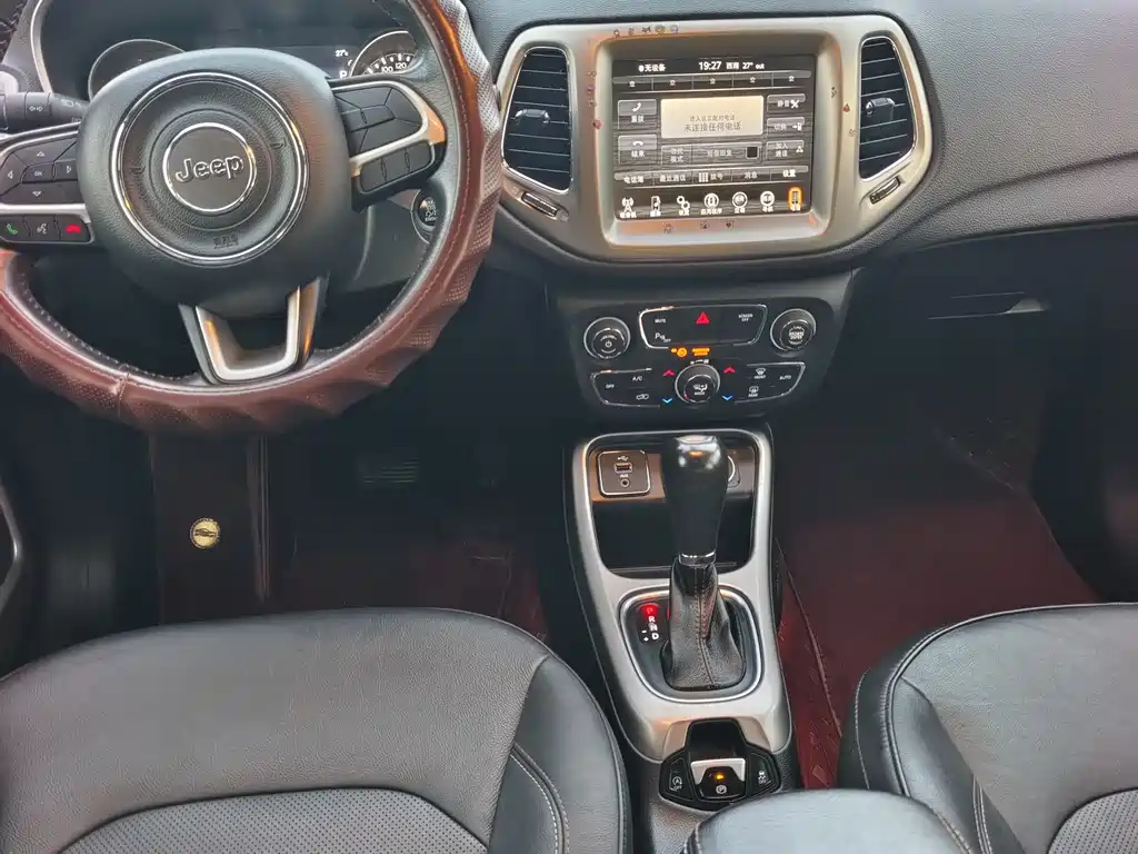 Jeep Compass — фото 5