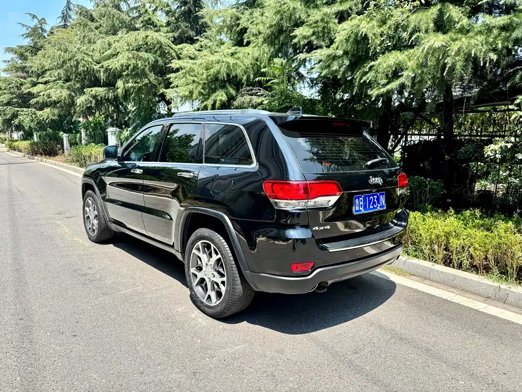 Jeep Grand Cherokee (Import) — фото 3