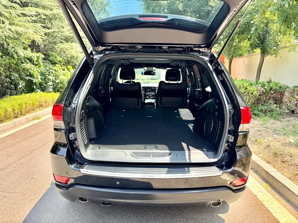 Jeep Grand Cherokee (Import) — фото 23