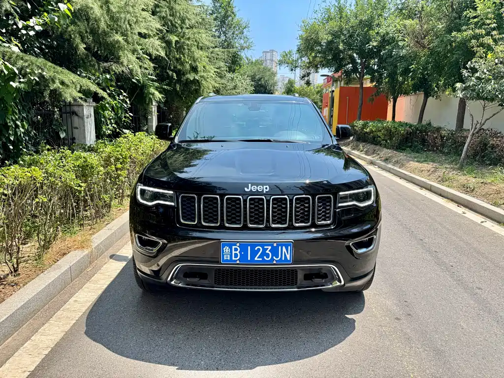 Jeep Grand Cherokee (Import) — фото 4