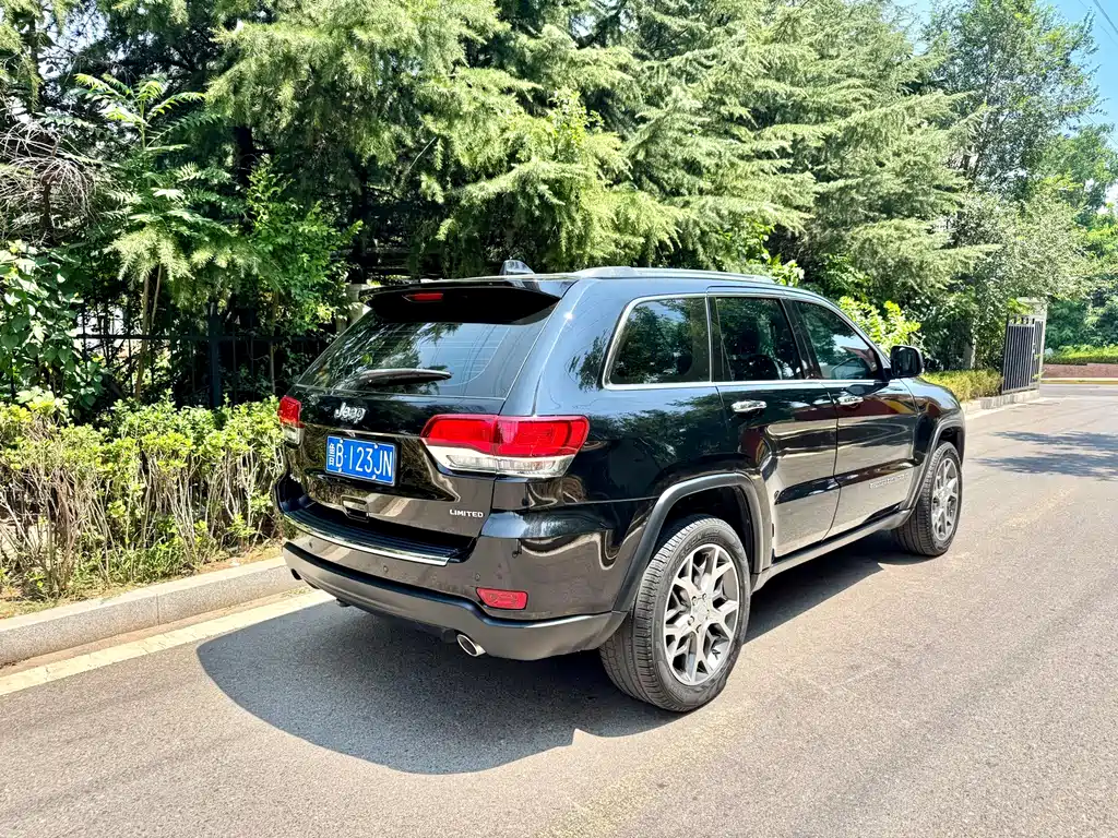 Jeep Grand Cherokee (Import) — фото 7