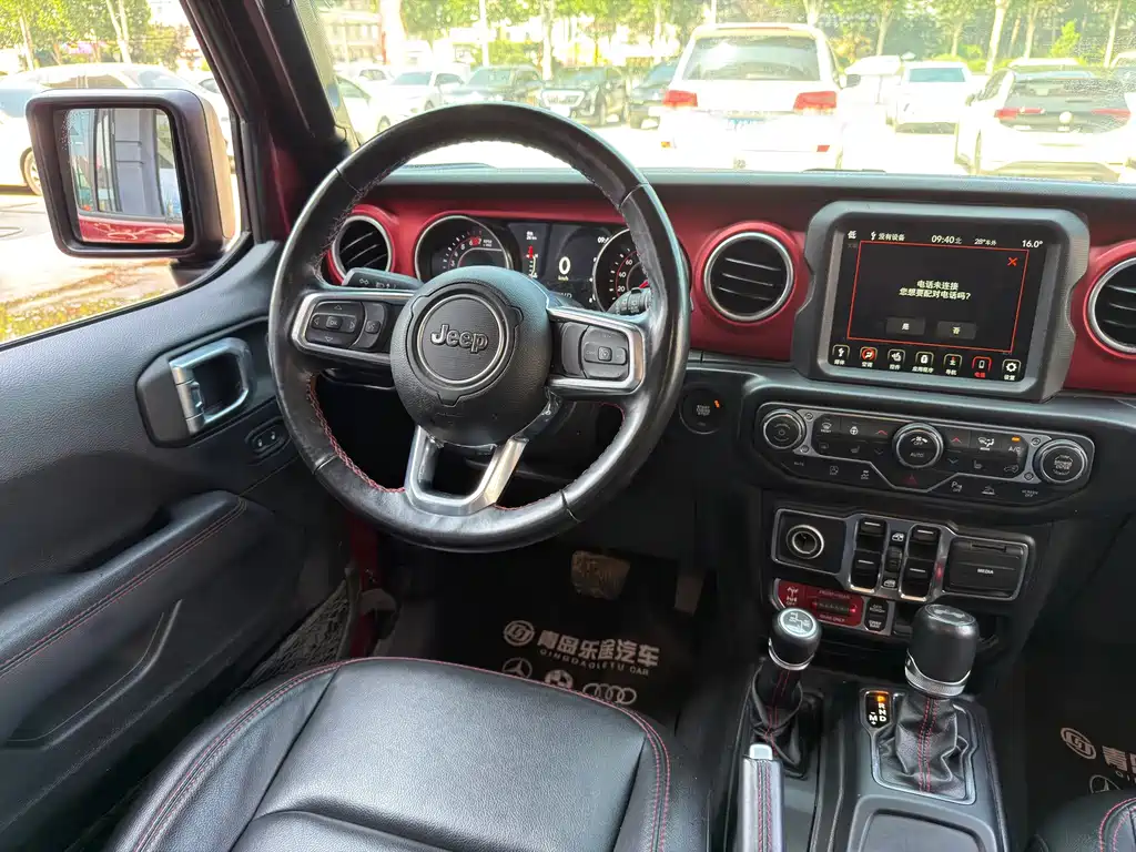 Jeep Wrangler — фото 11