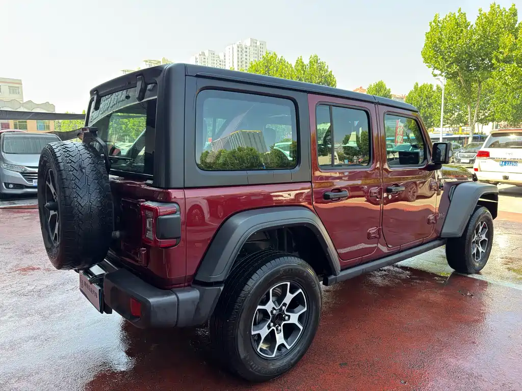 Jeep Wrangler — фото 6