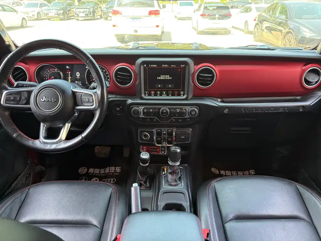 Jeep Wrangler — фото 9