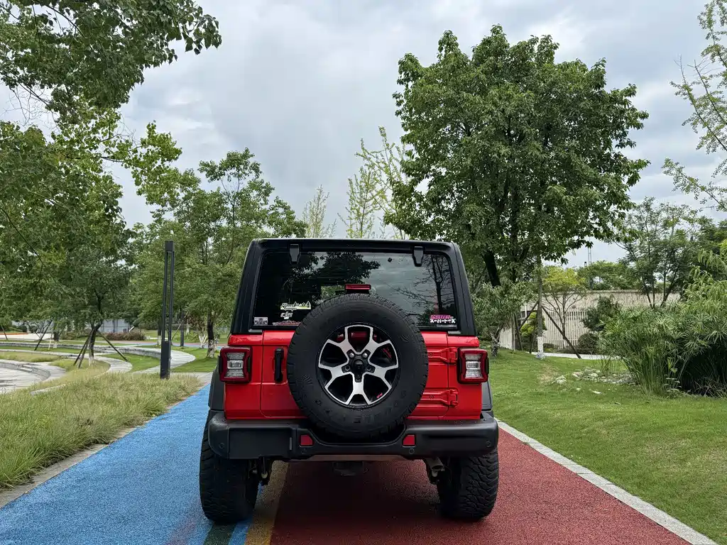 Jeep Wrangler — фото 6