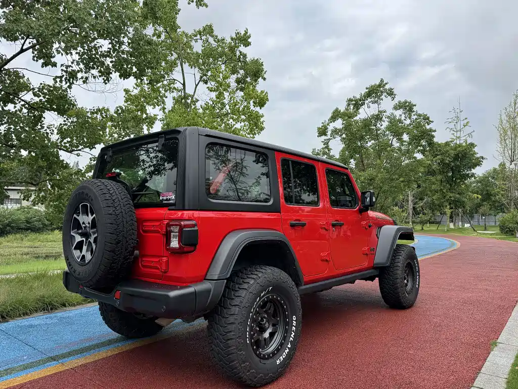 Jeep Wrangler — фото 7