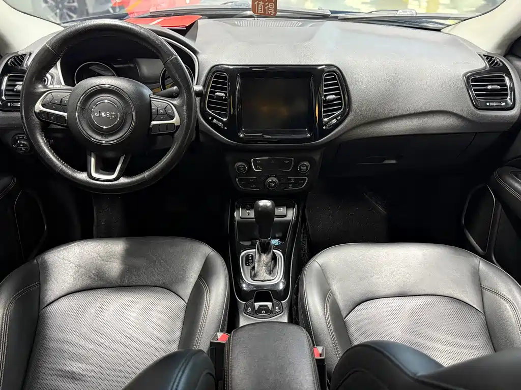 Jeep Compass — фото 11