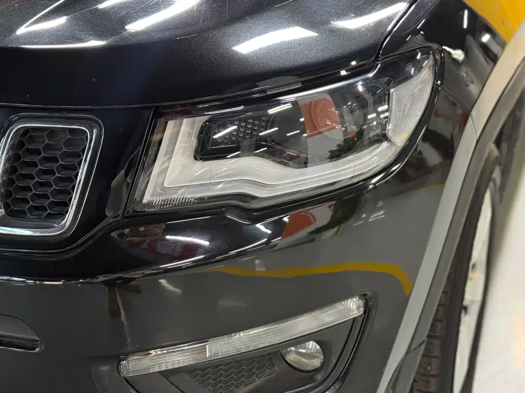 Jeep Compass — фото 25