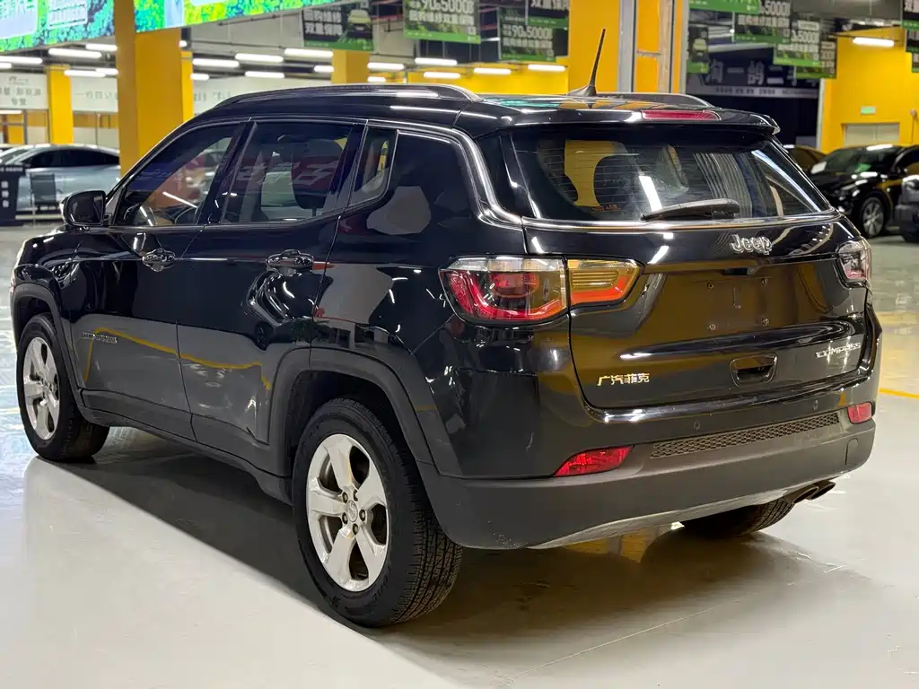 Jeep Compass — фото 5