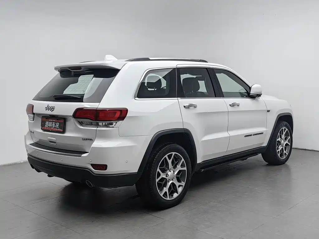 Jeep Grand Cherokee (Import) — фото 2