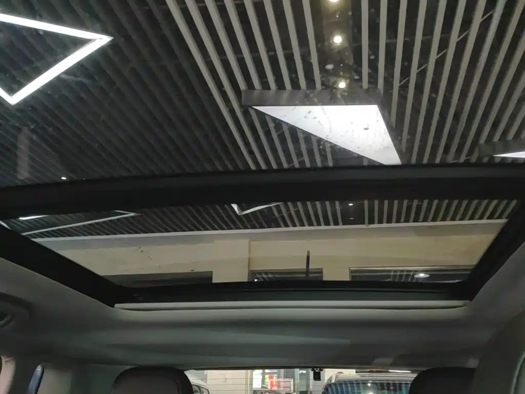 Jeep Compass — фото 18
