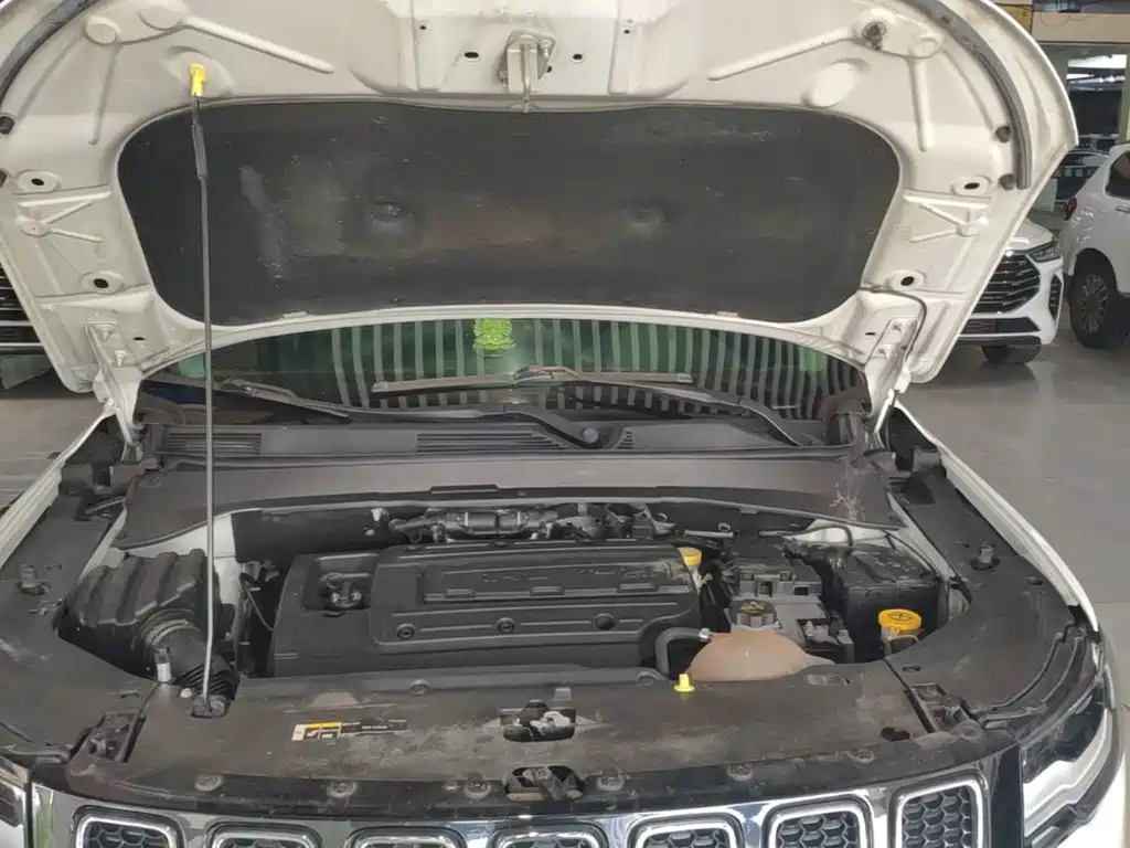 Jeep Compass — фото 20