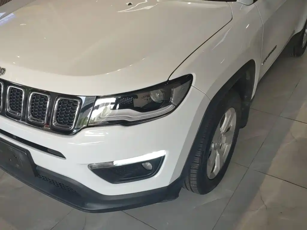 Jeep Compass — фото 24
