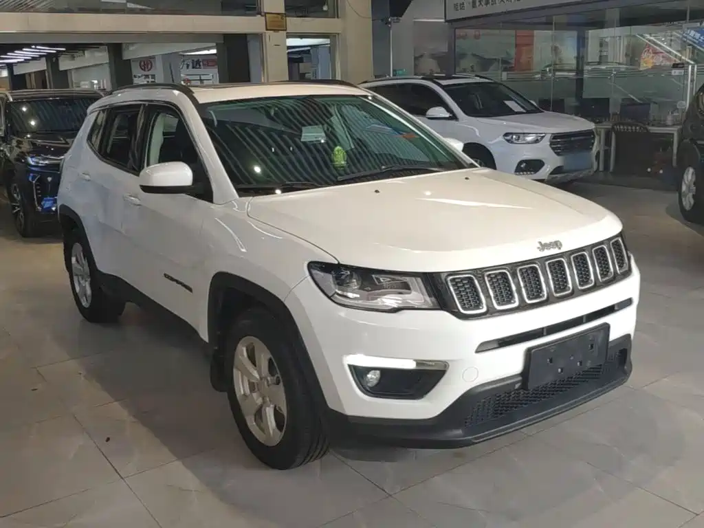 Jeep Compass — фото 4