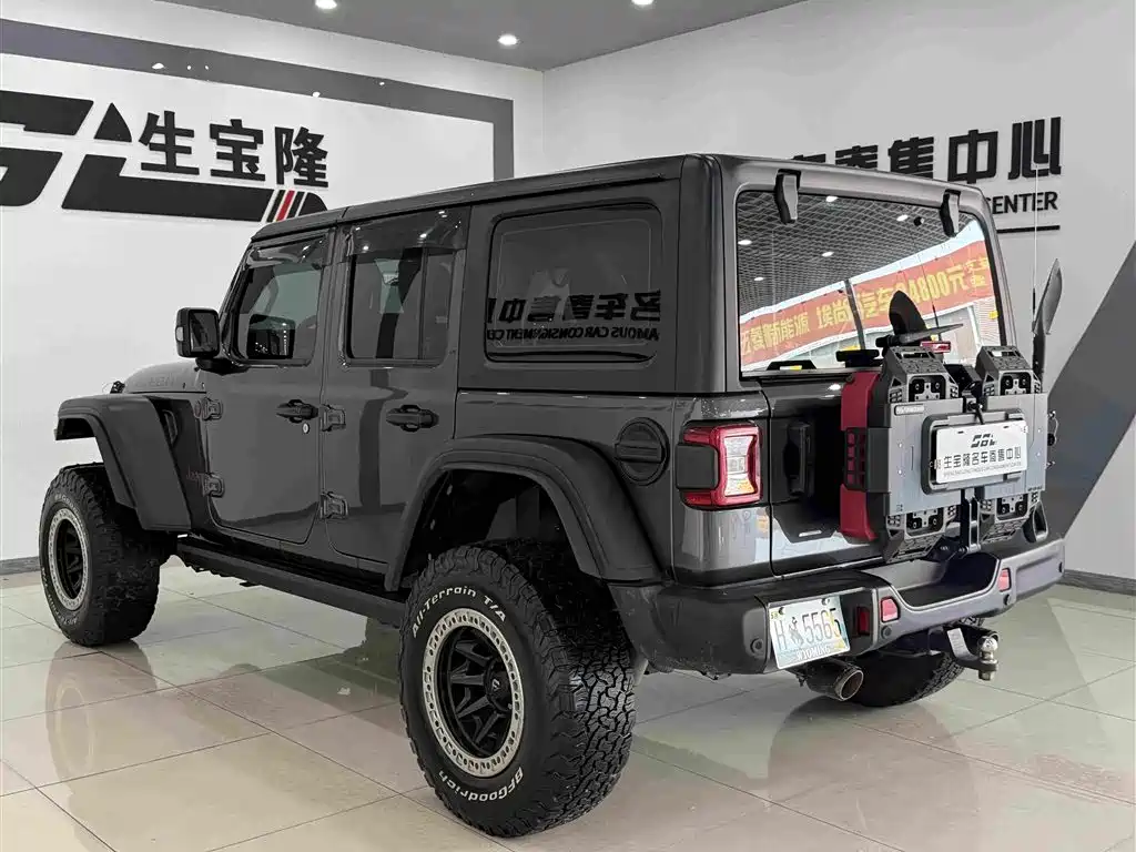 Jeep Wrangler — фото 6