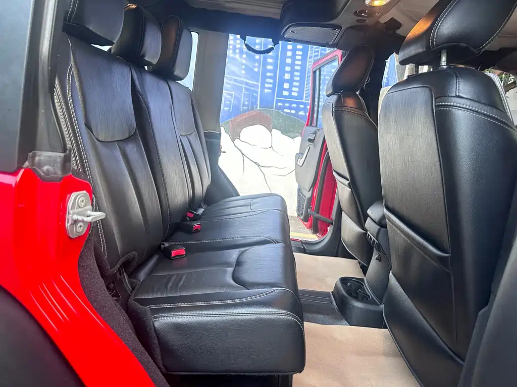 Jeep Wrangler — фото 11