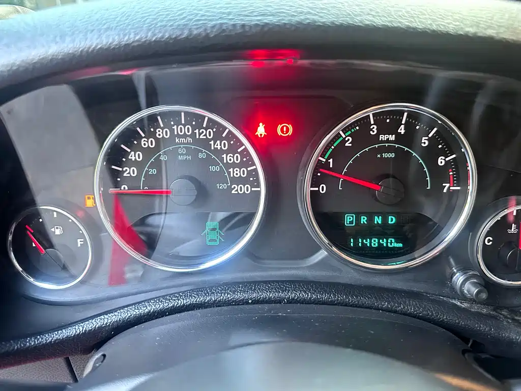 Jeep Wrangler — фото 19