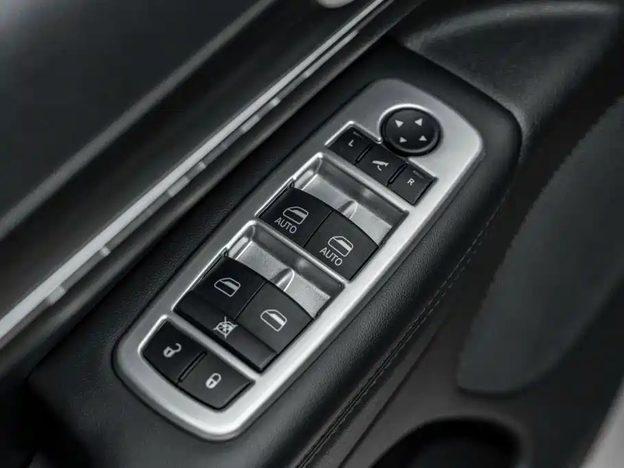 Jeep Grand Cherokee (Import) — фото 15