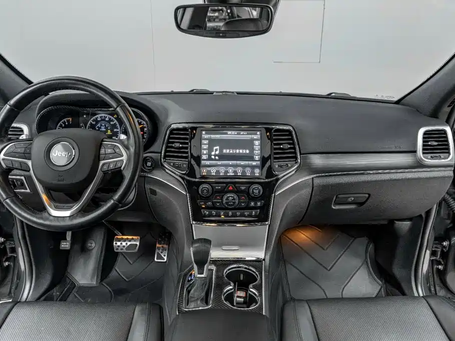 Jeep Grand Cherokee (Import) — фото 29