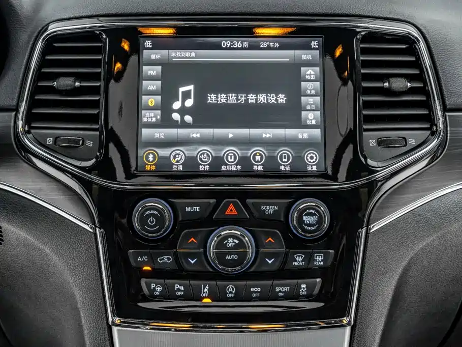 Jeep Grand Cherokee (Import) — фото 31