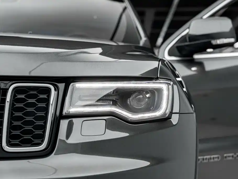 Jeep Grand Cherokee (Import) — фото 34