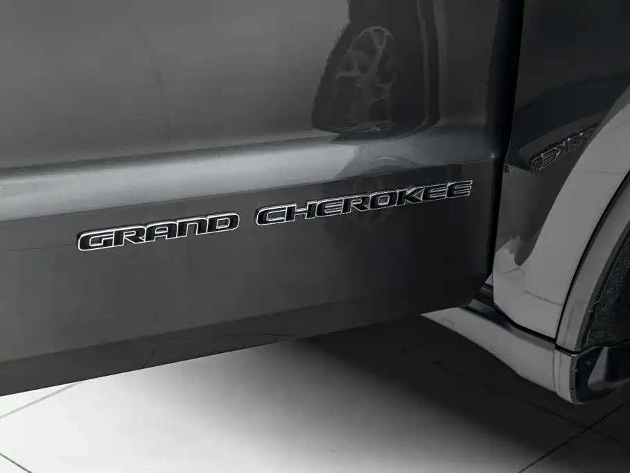 Jeep Grand Cherokee (Import) — фото 36