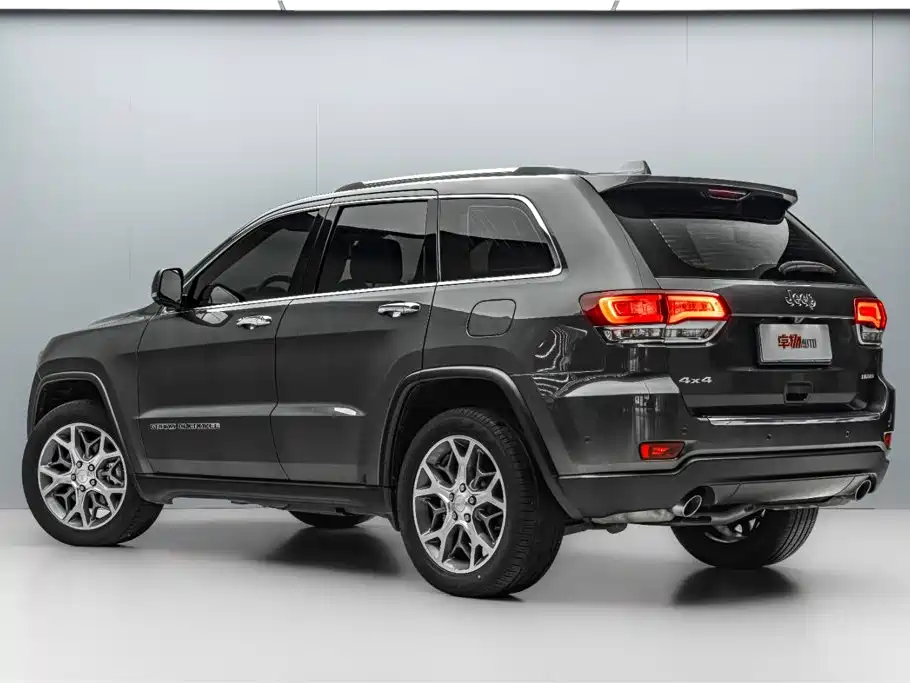 Jeep Grand Cherokee (Import) — фото 5