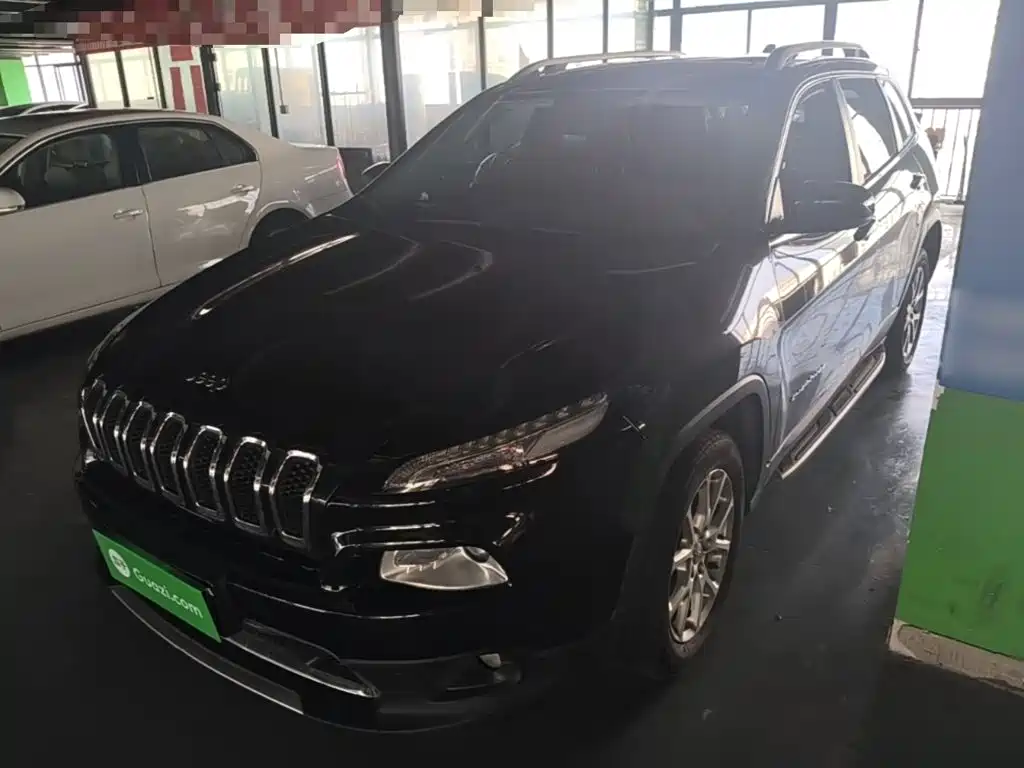 Jeep Cherokee — фото 2