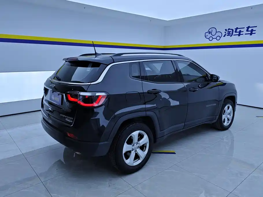Jeep Compass — фото 3