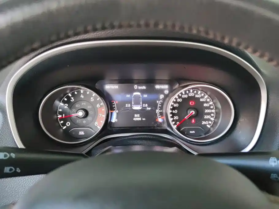 Jeep Compass — фото 14
