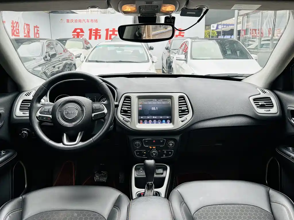 Jeep Compass — фото 14