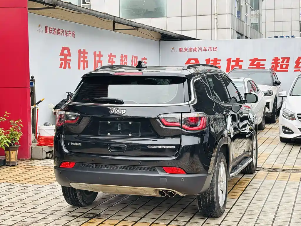 Jeep Compass — фото 4