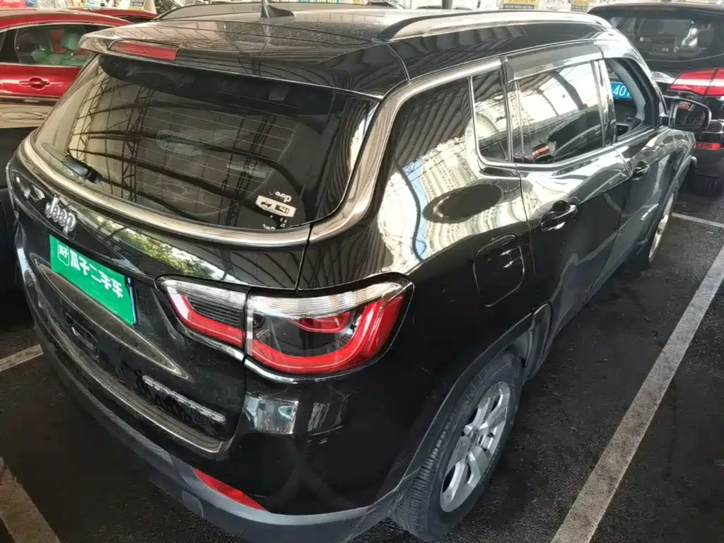 Jeep Compass — фото 7