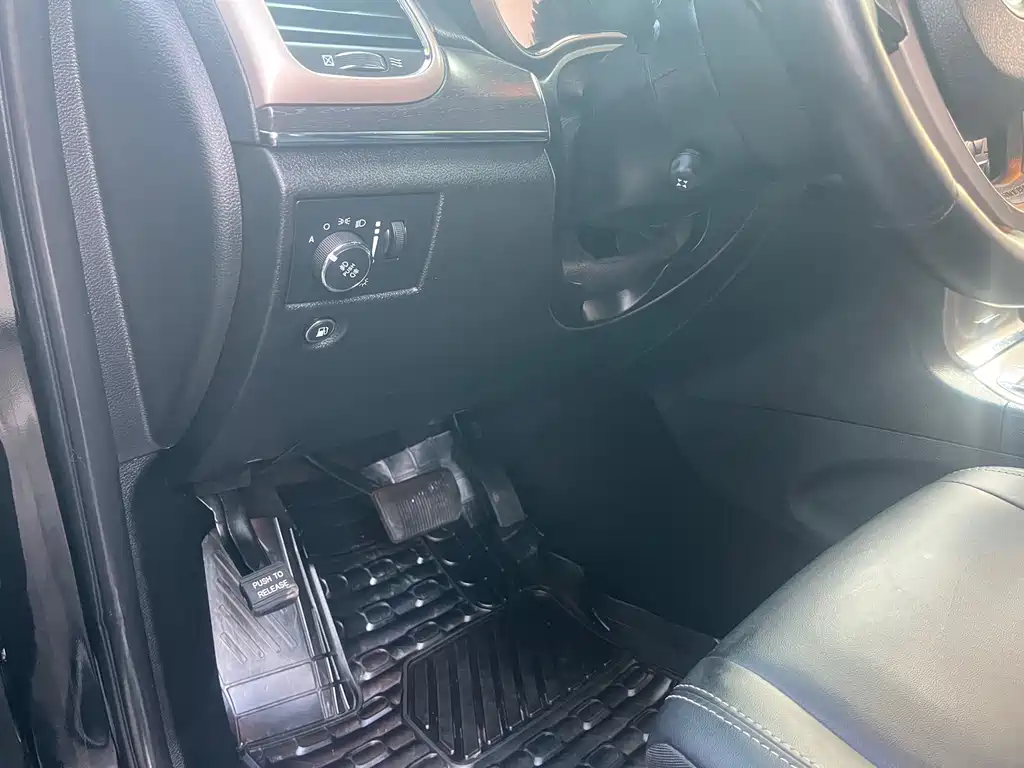 Jeep Grand Cherokee (Import) — фото 11