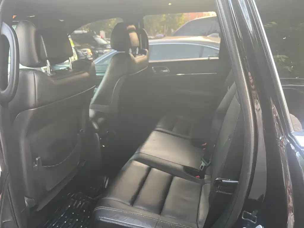Jeep Grand Cherokee (Import) — фото 18