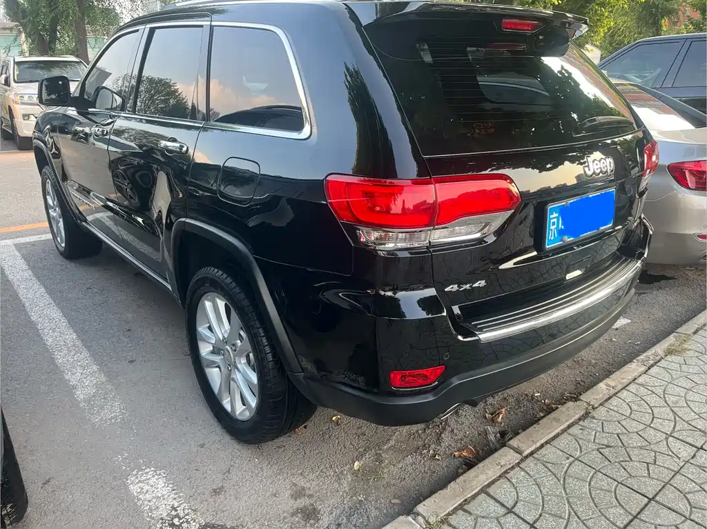 Jeep Grand Cherokee (Import) — фото 6