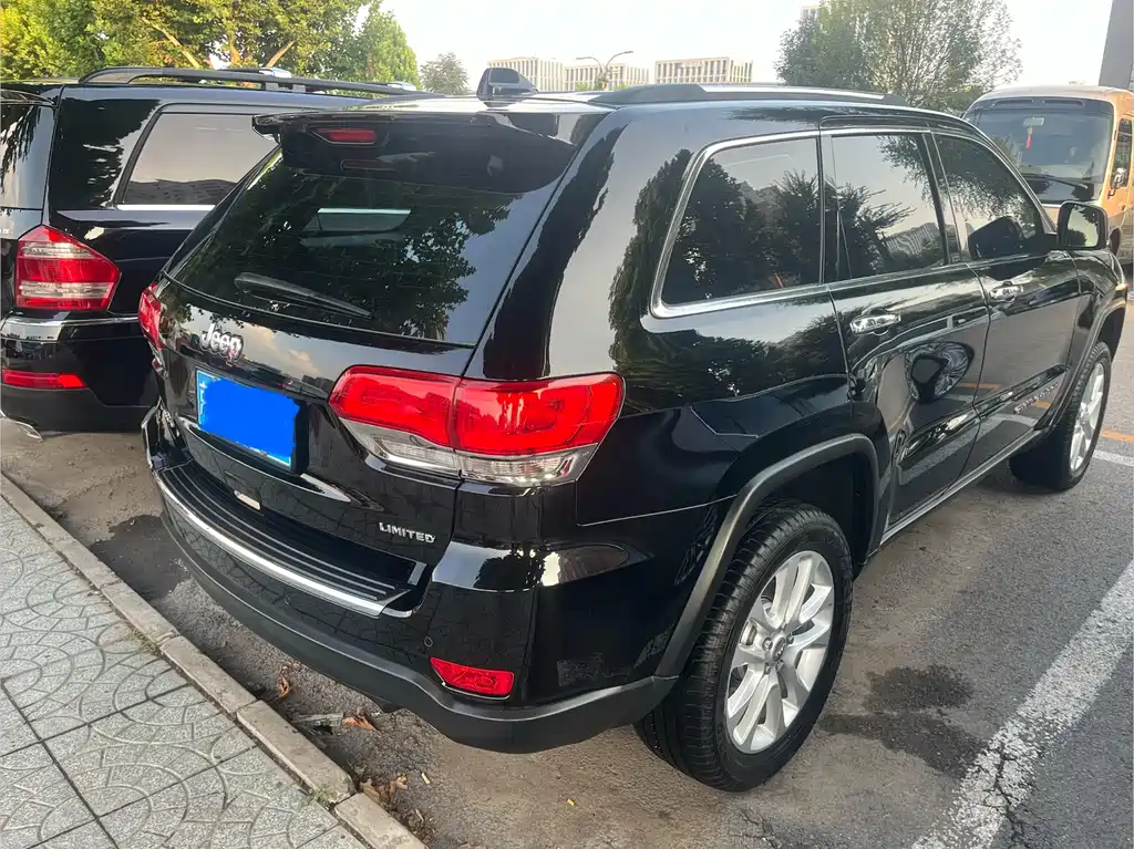 Jeep Grand Cherokee (Import) — фото 7