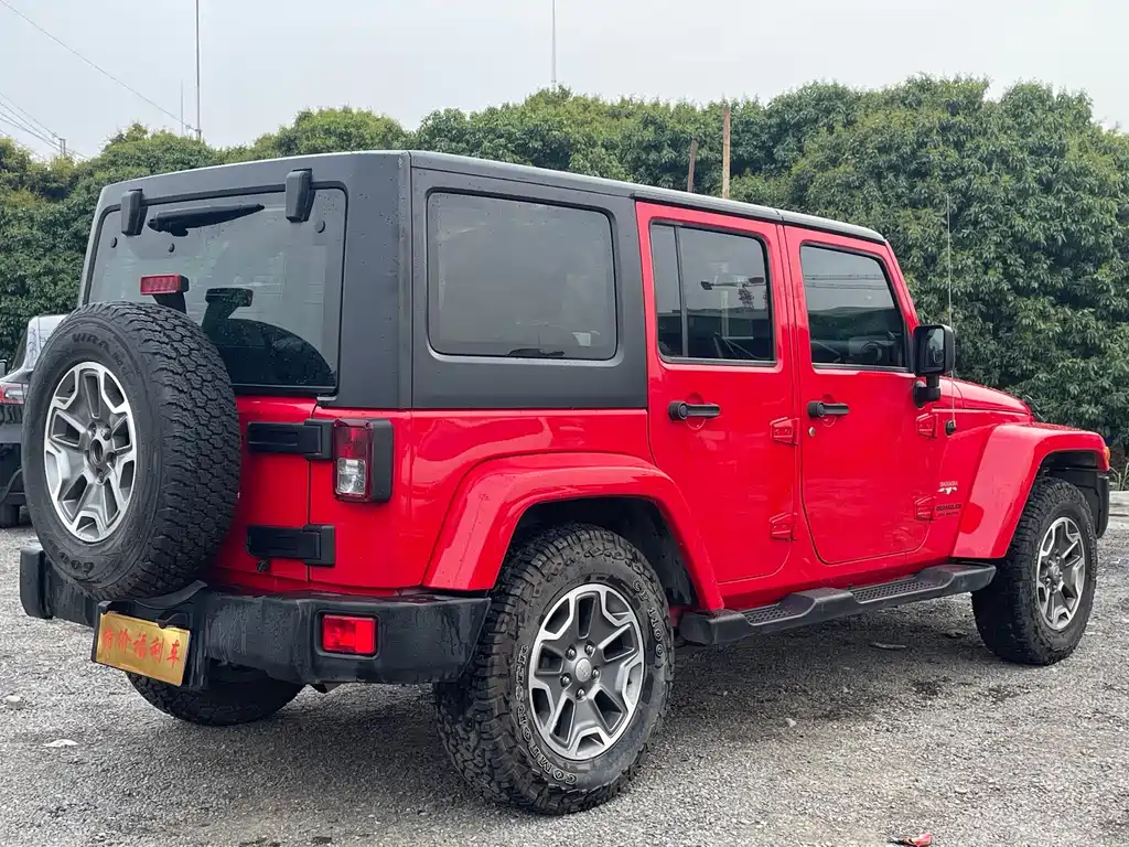 Jeep Wrangler — фото 8