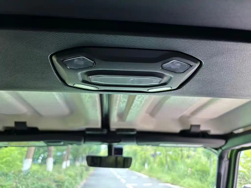 Jeep Wrangler — фото 14