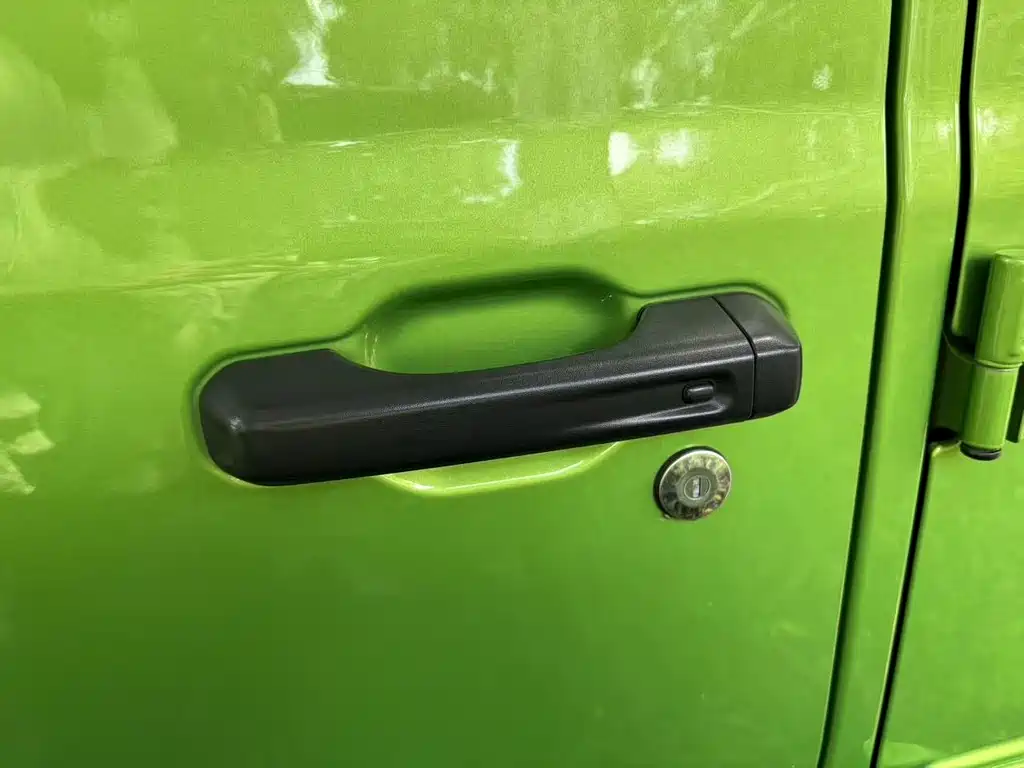 Jeep Wrangler — фото 19