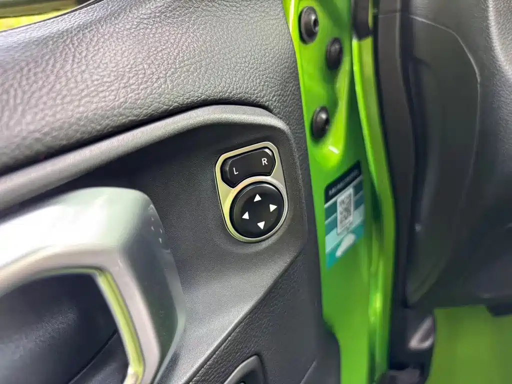 Jeep Wrangler — фото 20